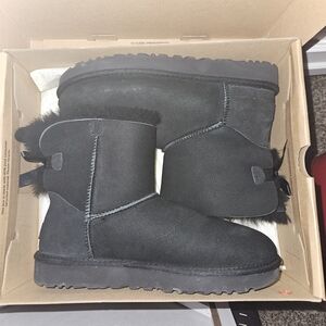 !!SOLD!!   UGG Mini Bailey Bow II